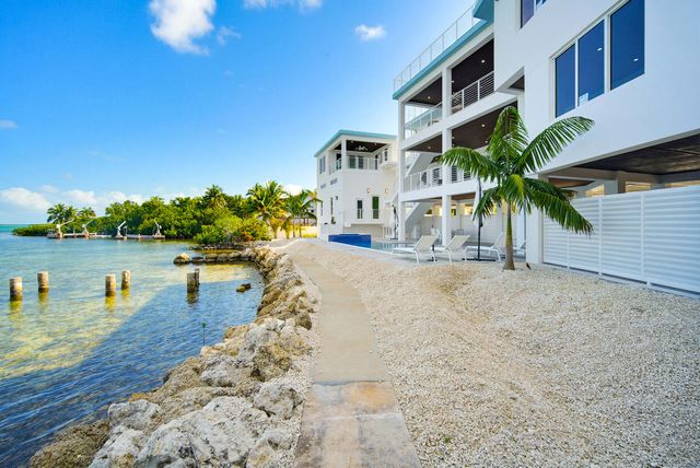 E 1041 Buttonwood Drive, Sugarloaf Key, FL 33042