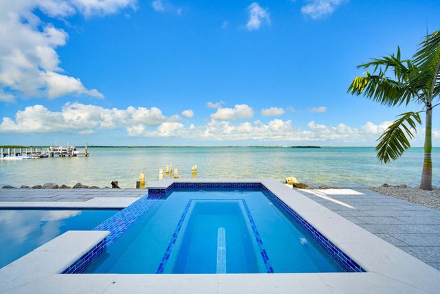 E 1041 Buttonwood Drive, Sugarloaf Key, FL 33042