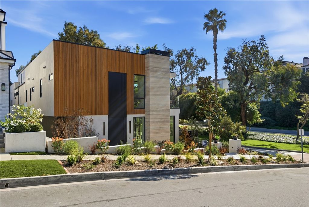 400 Heliotrope, Corona Del Mar, CA 92625 — photo 2