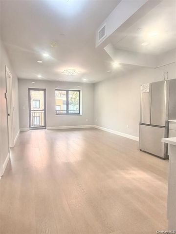 132-25 41 Avenue 5A, Flushing, NY 11354