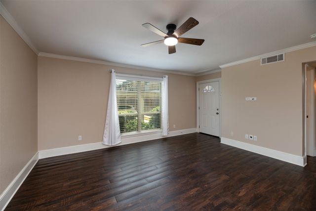 10252 REGAL OAKS Drive B, Dallas, TX 75230