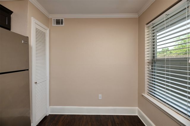 10252 REGAL OAKS Drive B, Dallas, TX 75230