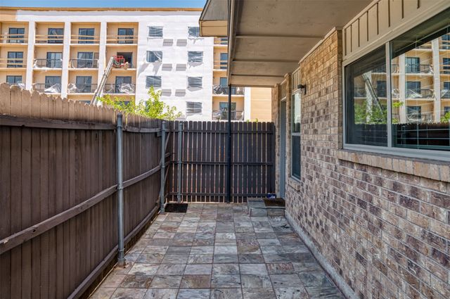 10252 REGAL OAKS Drive B, Dallas, TX 75230