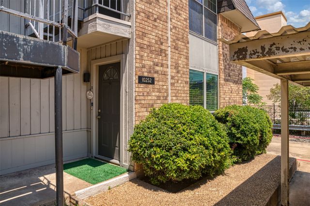 10252 REGAL OAKS Drive B, Dallas, TX 75230