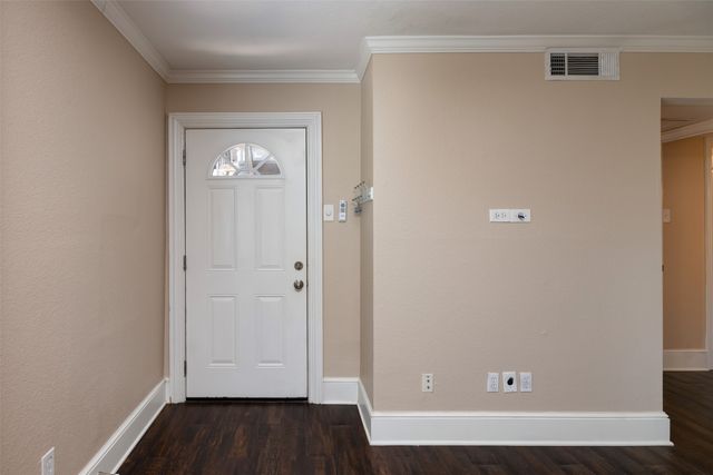 10252 REGAL OAKS Drive B, Dallas, TX 75230