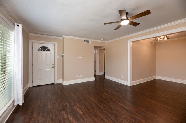 10252 REGAL OAKS Drive B, Dallas, TX 75230