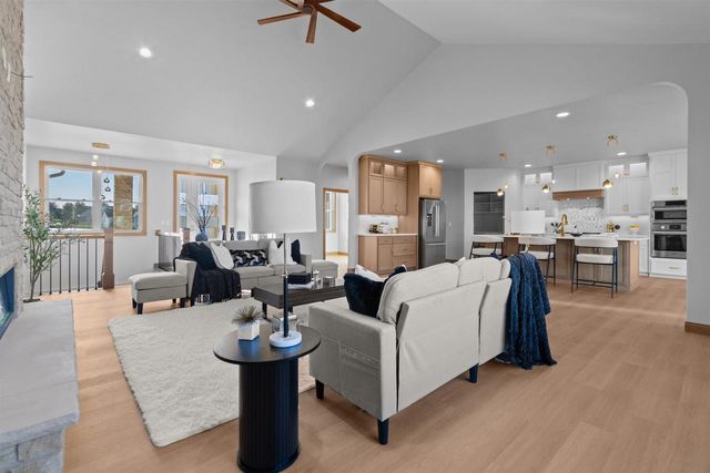 266 E SWEETWATER WAY, Appleton, WI 54913