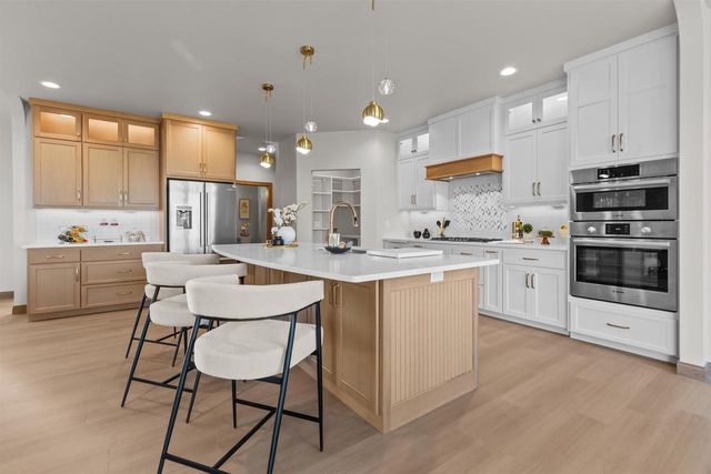 266 E SWEETWATER WAY, Appleton, WI 54913