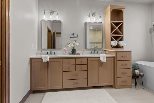 266 E SWEETWATER WAY, Appleton, WI 54913