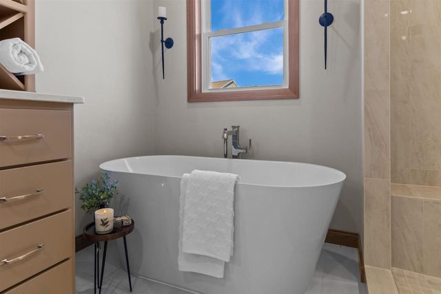 266 E SWEETWATER WAY, Appleton, WI 54913