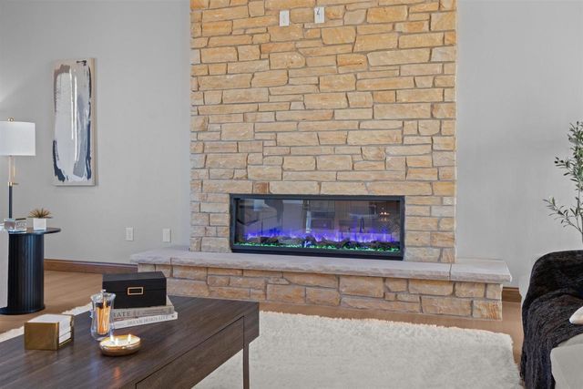 266 E SWEETWATER WAY, Appleton, WI 54913