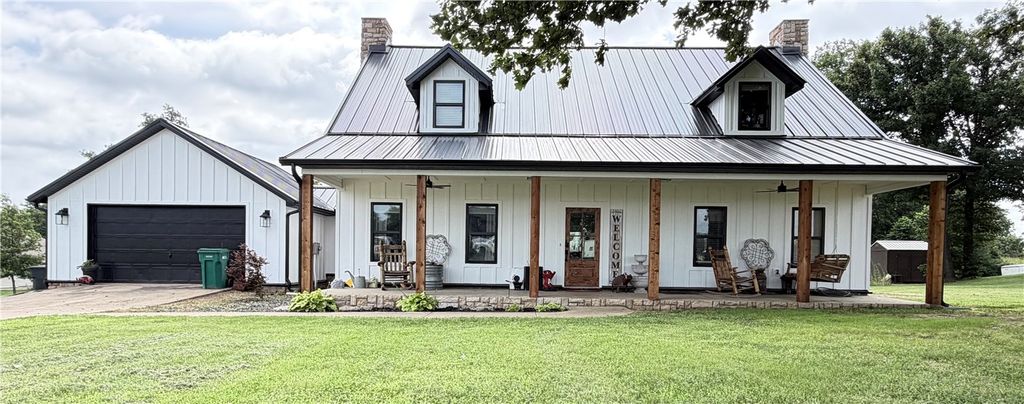 358 S Pianalto Road, Tontitown, AR 72762