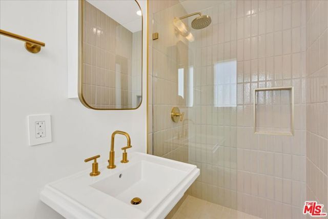 210 S Hamilton Drive 04, Beverly Hills, CA 90211