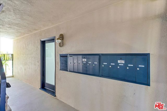 210 S Hamilton Drive 04, Beverly Hills, CA 90211