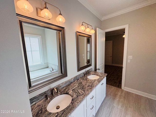 113 Oak Village Drive, Scott, LA 70583