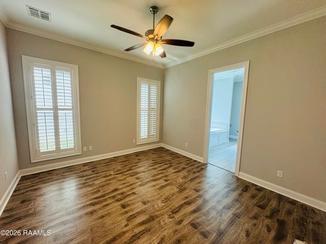 113 Oak Village Drive, Scott, LA 70583