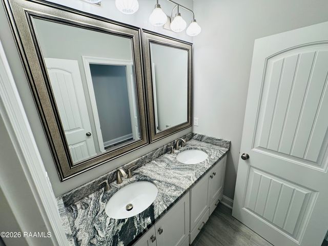 113 Oak Village Drive, Scott, LA 70583