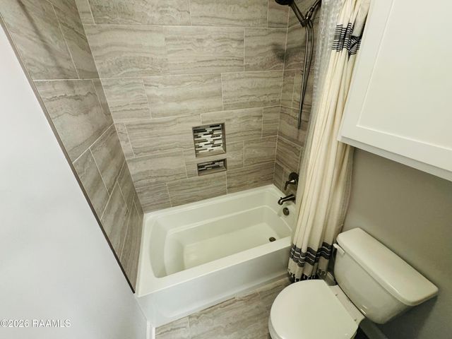 113 Oak Village Drive, Scott, LA 70583