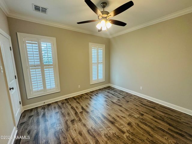 113 Oak Village Drive, Scott, LA 70583