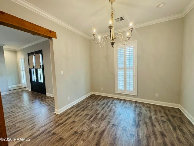 113 Oak Village Drive, Scott, LA 70583