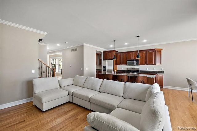 1109 Bennaville Avenue, Birmingham, MI 48009