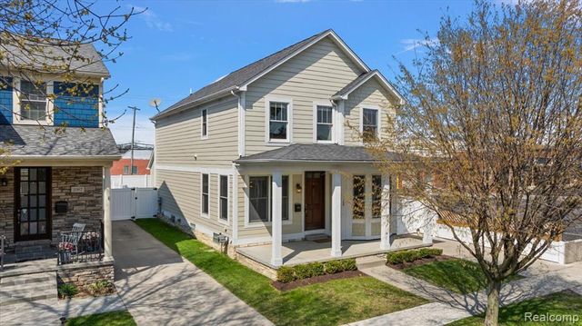 1109 Bennaville Avenue, Birmingham, MI 48009