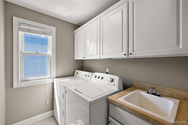 1109 Bennaville Avenue, Birmingham, MI 48009
