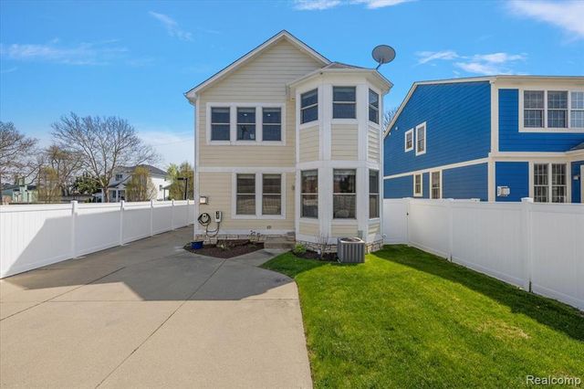 1109 Bennaville Avenue, Birmingham, MI 48009