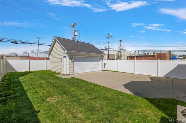 1109 Bennaville Avenue, Birmingham, MI 48009