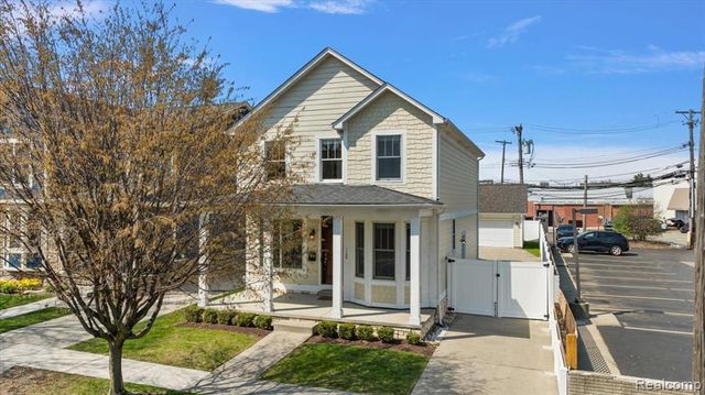 1109 Bennaville Avenue, Birmingham, MI 48009