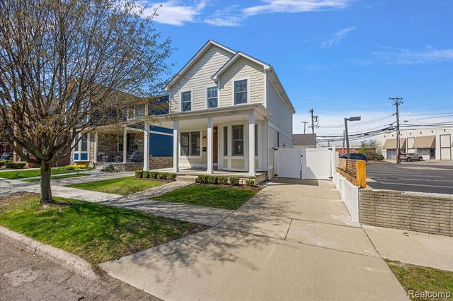 1109 Bennaville Avenue, Birmingham, MI 48009