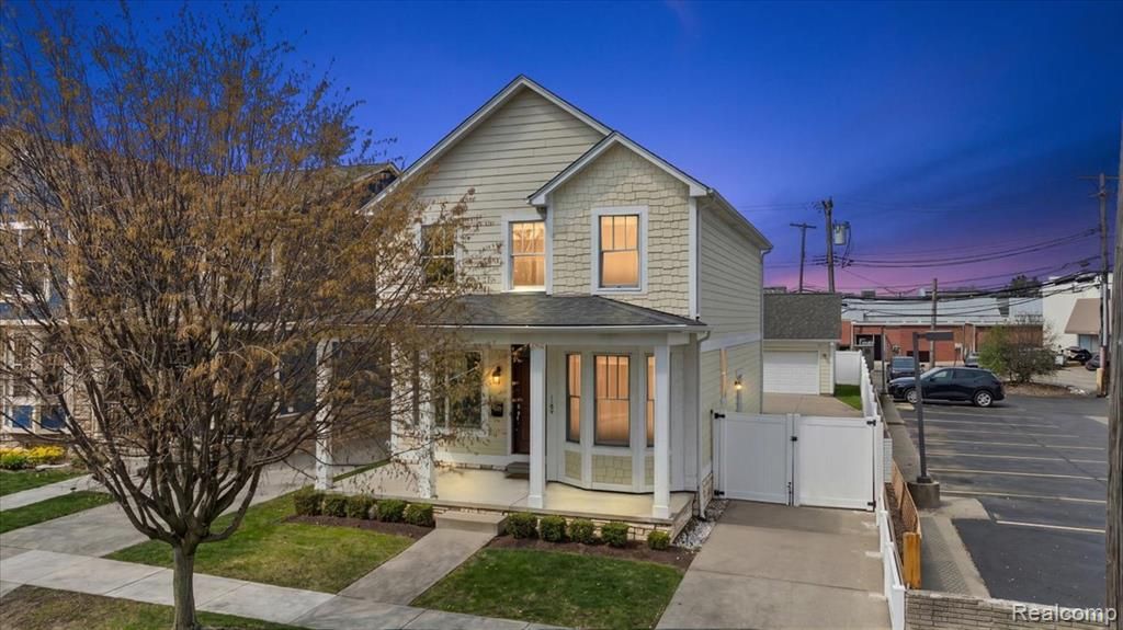 1109 Bennaville Avenue, Birmingham, MI 48009