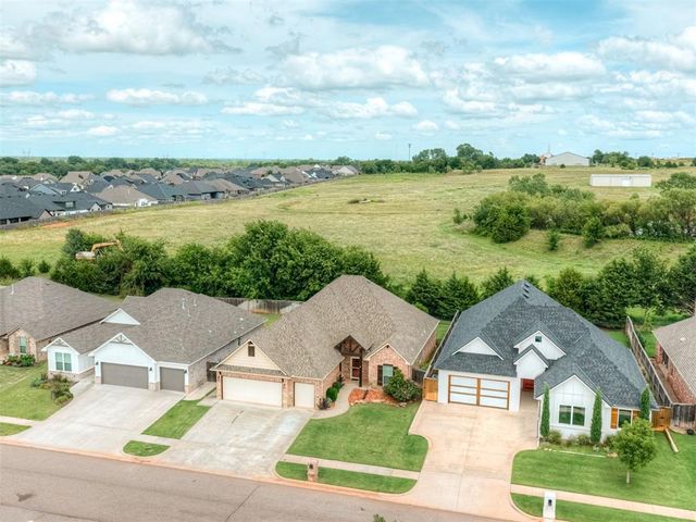 3715 Timberbrook Drive, Norman, OK 73069