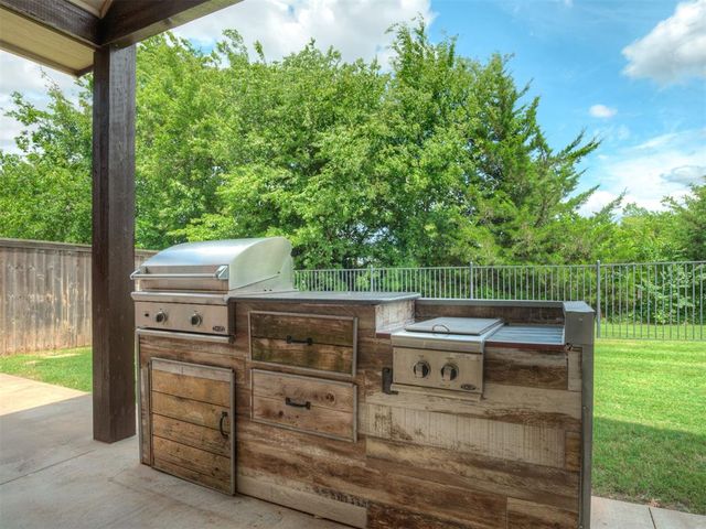 3715 Timberbrook Drive, Norman, OK 73069