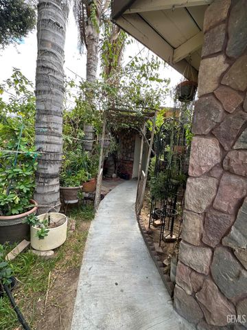 3805 Sechrest Avenue, Bakersfield, CA 93309