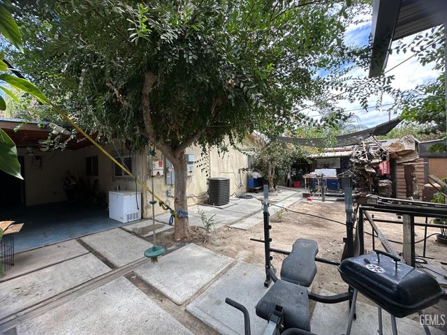 3805 Sechrest Avenue, Bakersfield, CA 93309