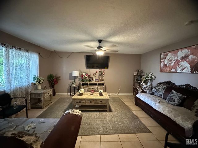 3805 Sechrest Avenue, Bakersfield, CA 93309