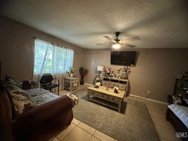 3805 Sechrest Avenue, Bakersfield, CA 93309
