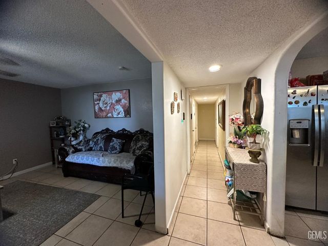 3805 Sechrest Avenue, Bakersfield, CA 93309