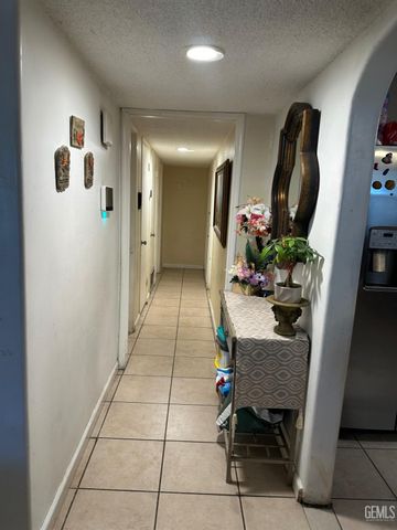 3805 Sechrest Avenue, Bakersfield, CA 93309