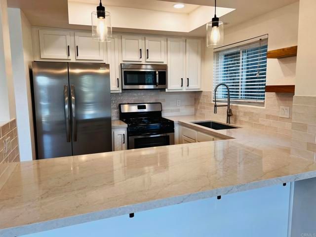 4587 Cove Drive, Carlsbad, CA 92008