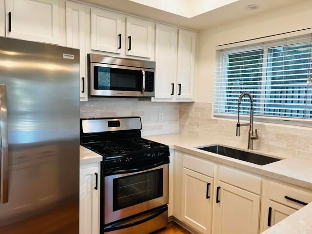 4587 Cove Drive, Carlsbad, CA 92008