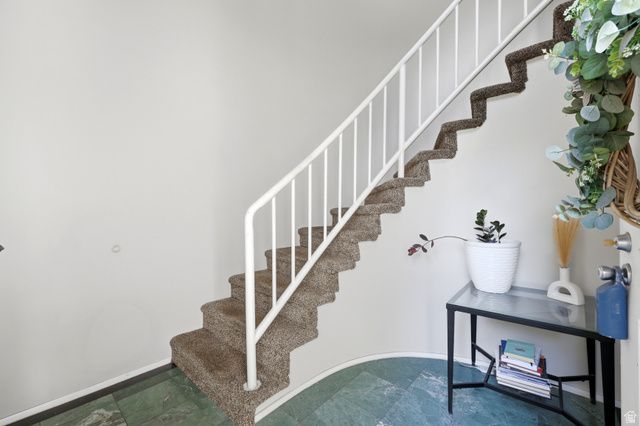 5426 S LIGHTHOUSE RD, Taylorsville, UT 84123