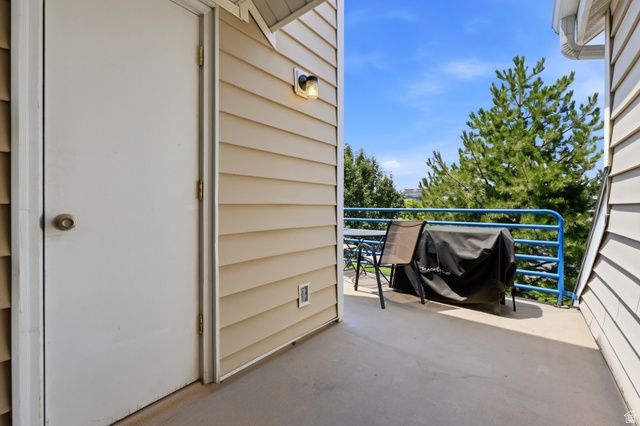 5426 S LIGHTHOUSE RD, Taylorsville, UT 84123