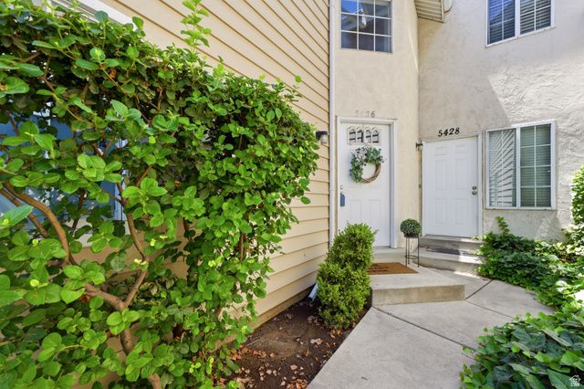 5426 S LIGHTHOUSE RD, Taylorsville, UT 84123