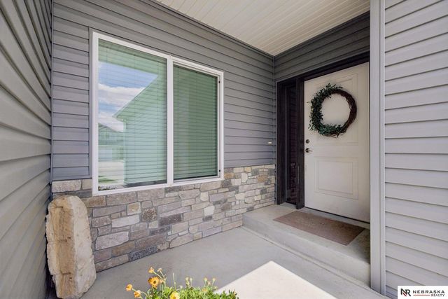 5074 W Stampede Lane, Lincoln, NE 68528
