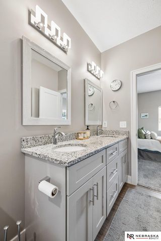 5074 W Stampede Lane, Lincoln, NE 68528