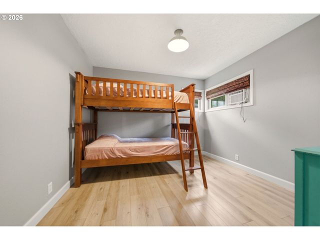 14907 Se CEDAR Ave, Milwaukie, OR 97267