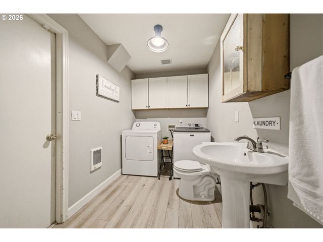 14907 Se CEDAR Ave, Milwaukie, OR 97267