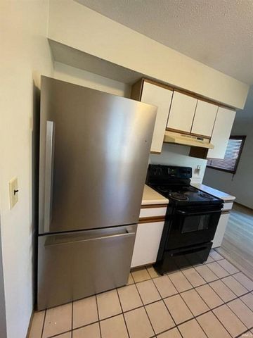 400 S Village Court, Bloomington, IN 47403